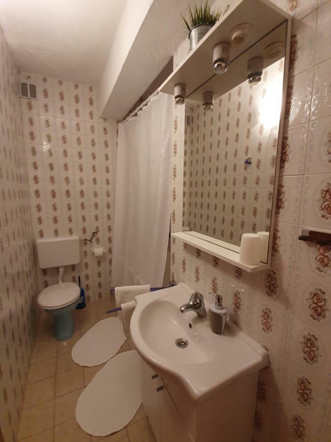 Apartmani Renata Brela Eksteriør billede